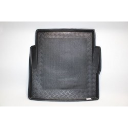 Plastična-kadica-gepeka-bmw-3-F30-SEDAN-Kadica-za-gepek-bmw-3-F30-SEDAN-limuzina-sa-antikliznom-zaštitom-kadica-za-gepek-BMW-3-F30-sedan-limuzina